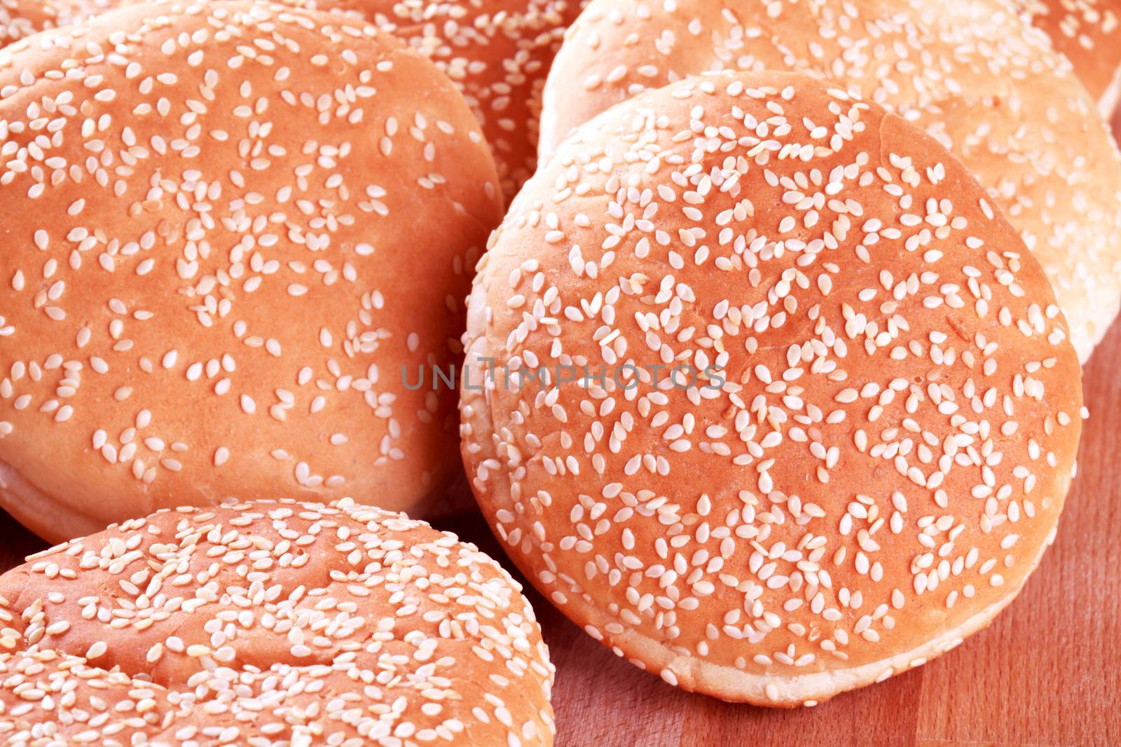Hamburger buns�with sesame seeds on top
