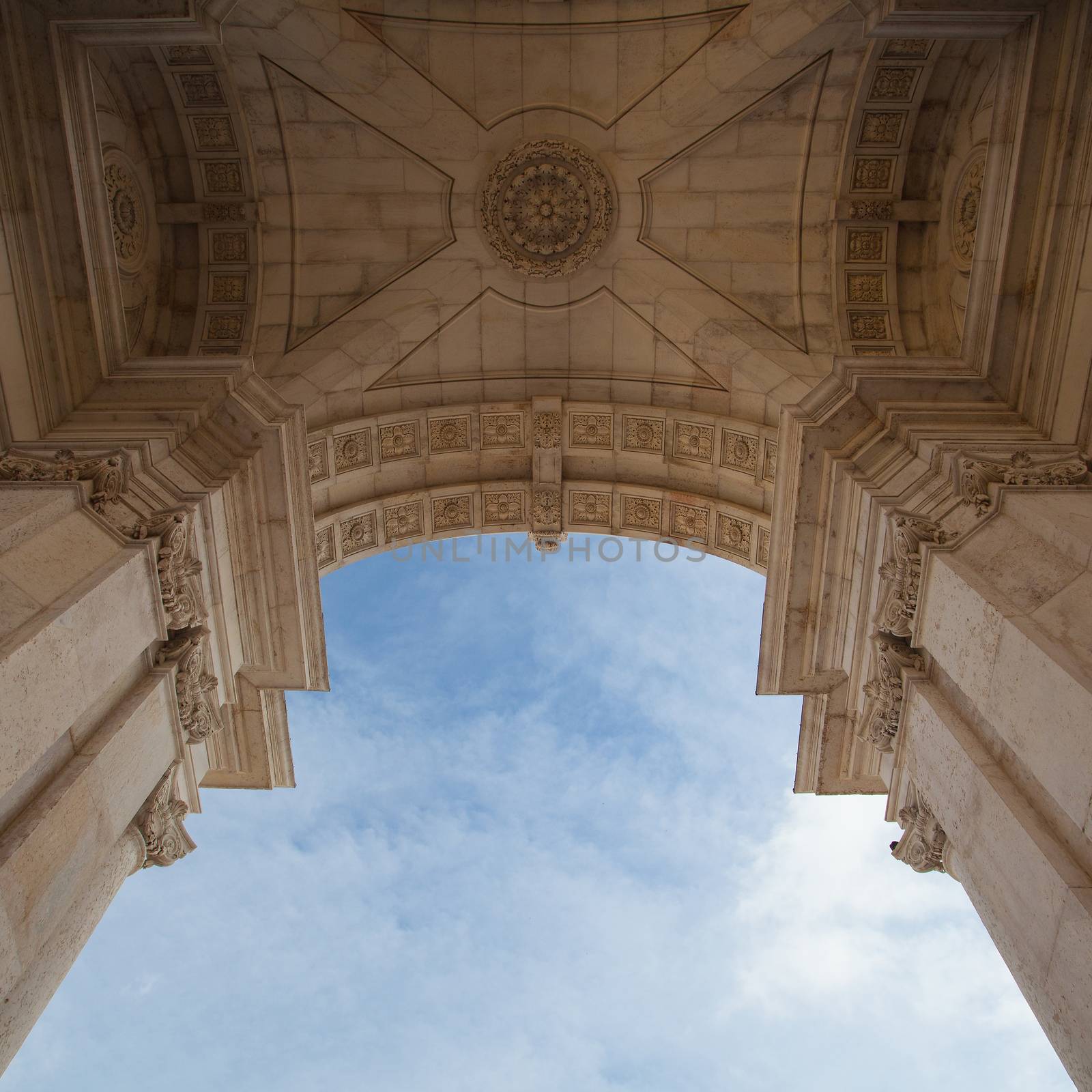 The Rua Augusta Arch in Lisbon. Here are the sculptures made of  by CaptureLight
