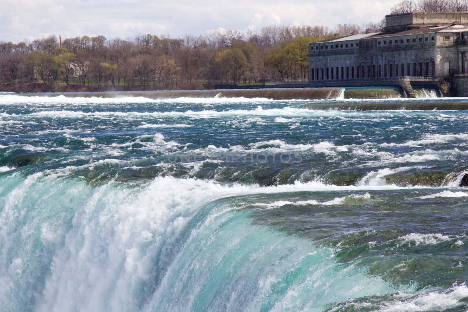 The beginning of the powerful Niagara falls