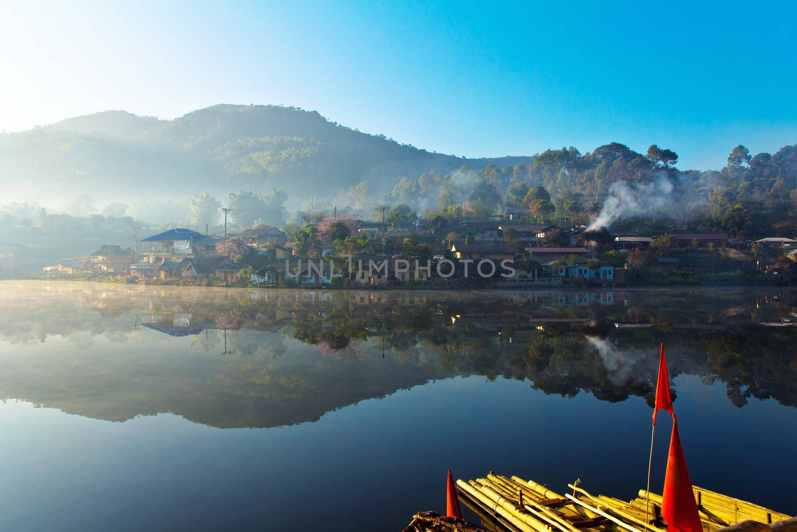 Ban Rak Thai (the Thai-loving village) Chinese refugees settling in Northern Thailand can be dated back to the 1949 Communist takeover in China,is a village near Mae Hong Son.