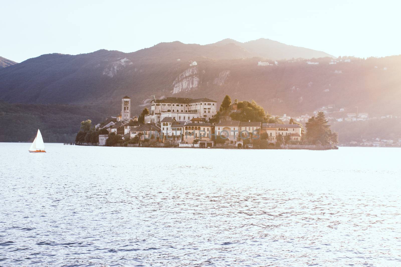 View of Lake Como by mailos