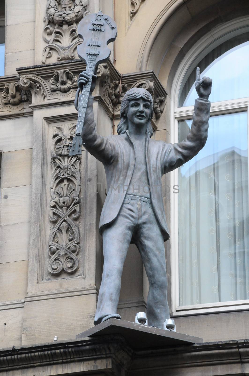 Paul McCartney statue in Liverpool