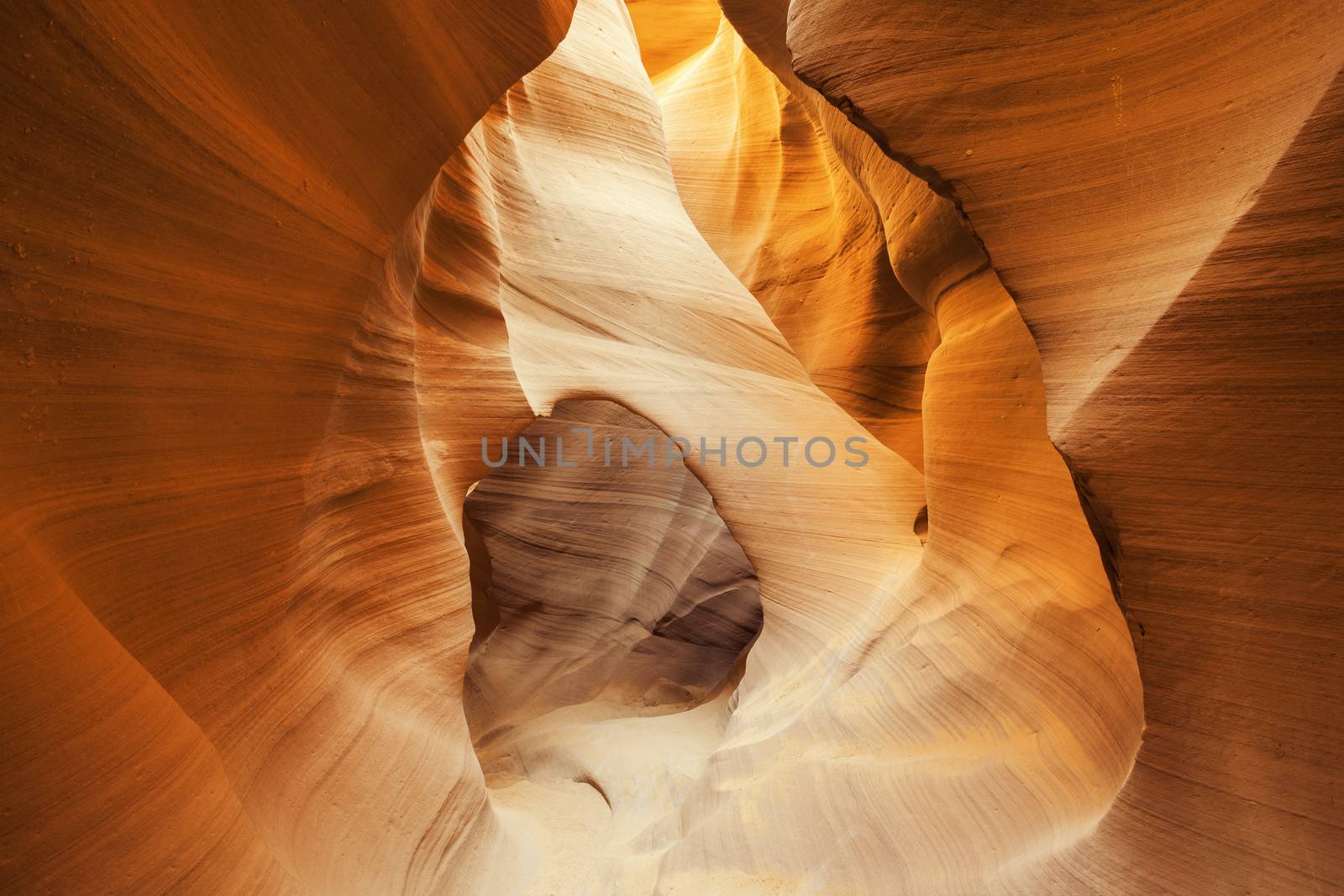 Antelope Canyon by vwalakte