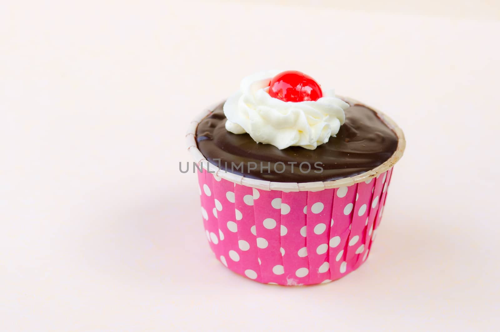 chocolate Cupcakes by seksan44