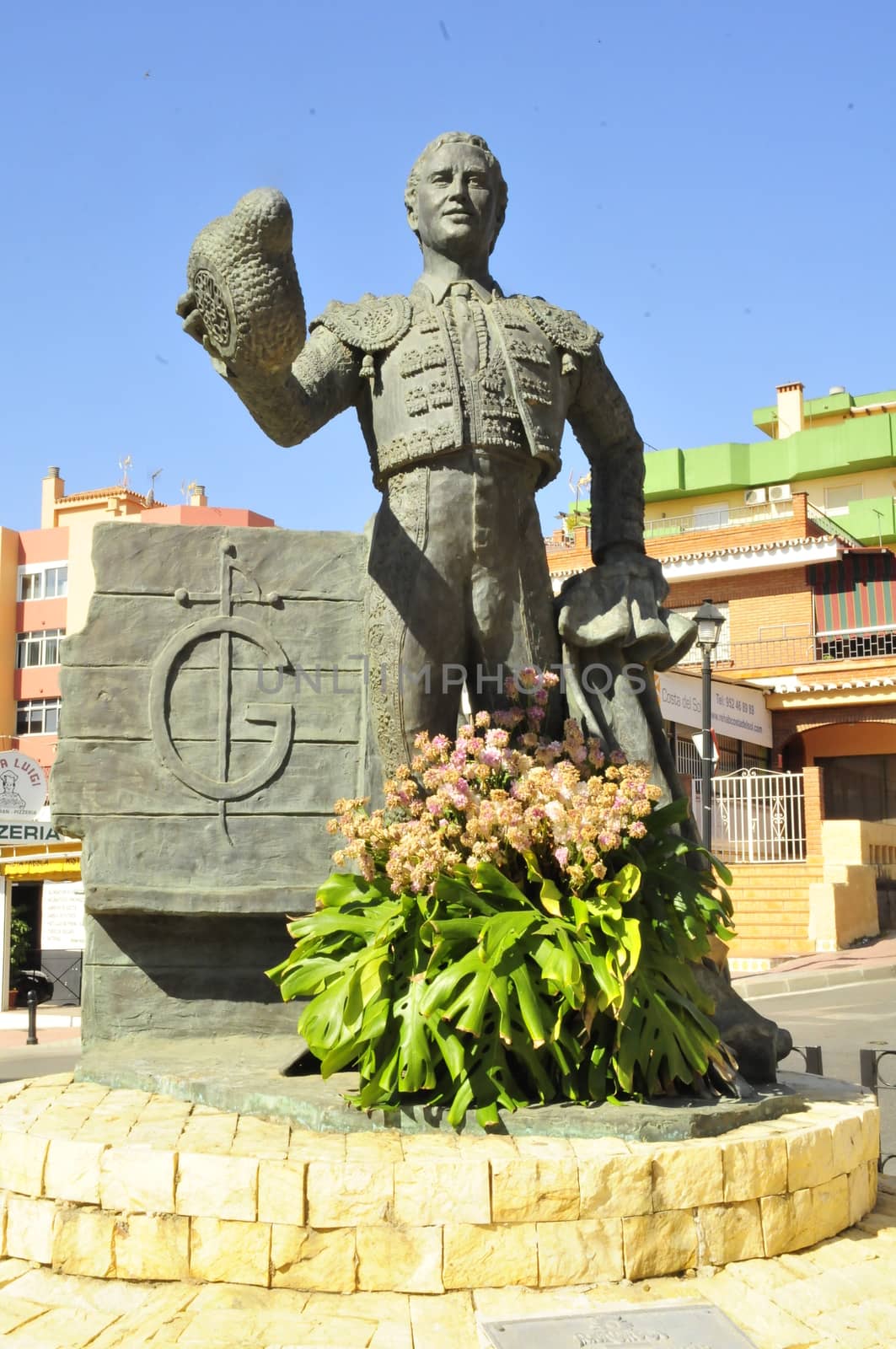 Matador statue by gorilla