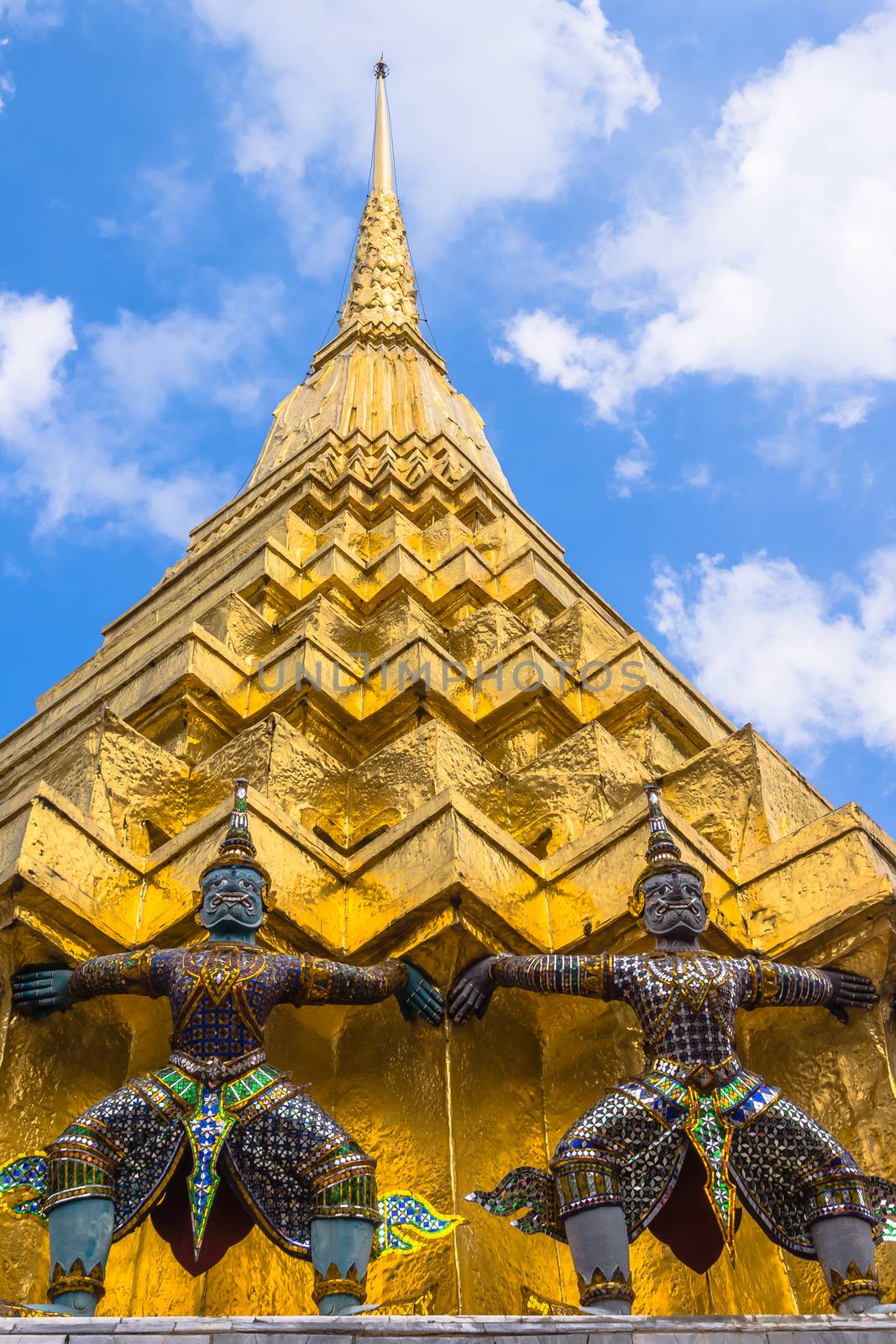 Architectural details of The Wat Phra Kaew by pawel_szczepanski
