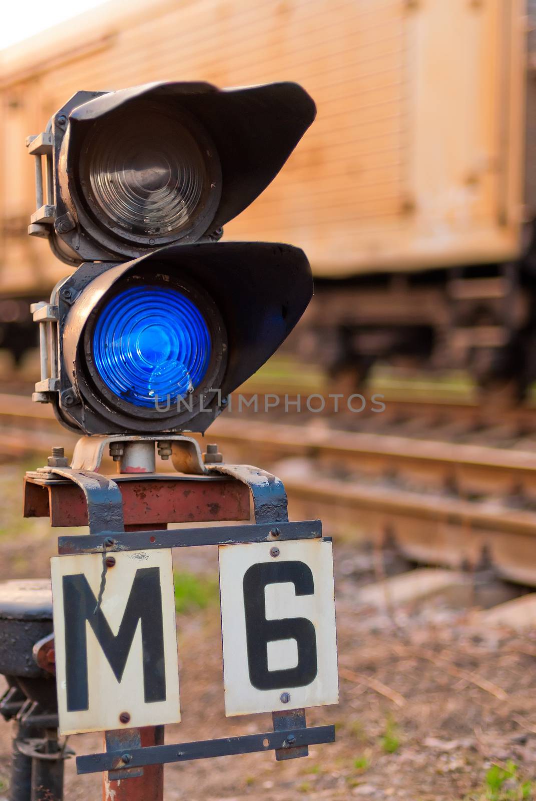 semaphore blue light for trains on the railway by kosmsos111