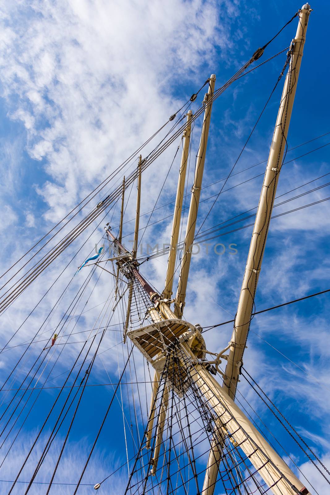 Mast of a sailing ship by pawel_szczepanski