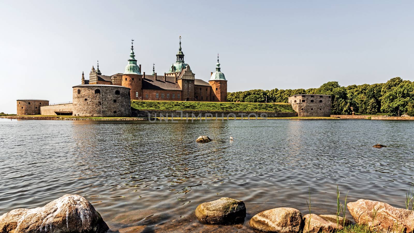 The legendary Kalmar castle dating back 800 years reached its current design during the 16th century when rebuilt by Vasa kings from the medieval castle into a Renaissance palace.