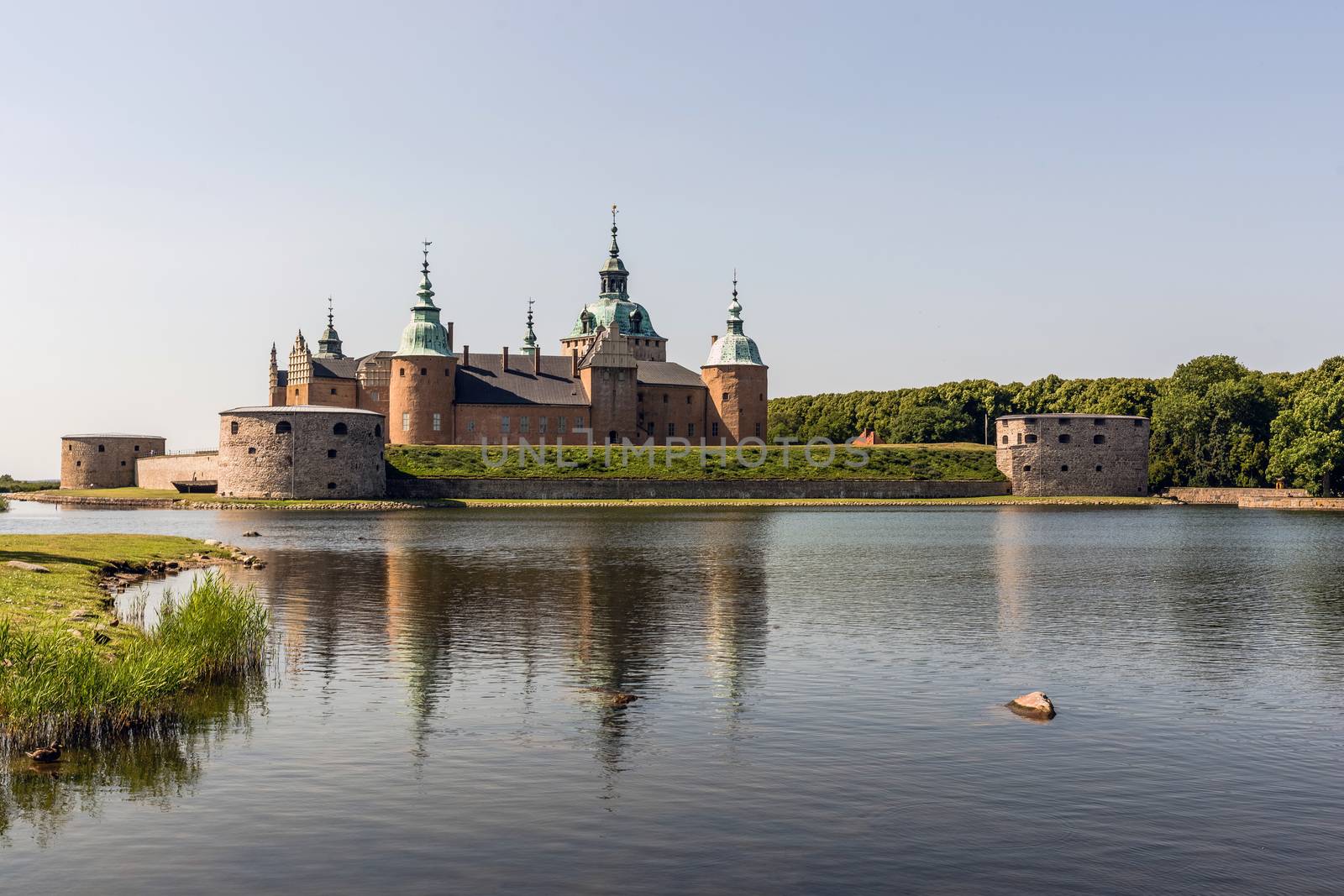 The legendary Kalmar castle dating back 800 years, reached its current design during the 16th century, when rebuilt by Vasa kings from the medieval castle into a Renaissance palace.
