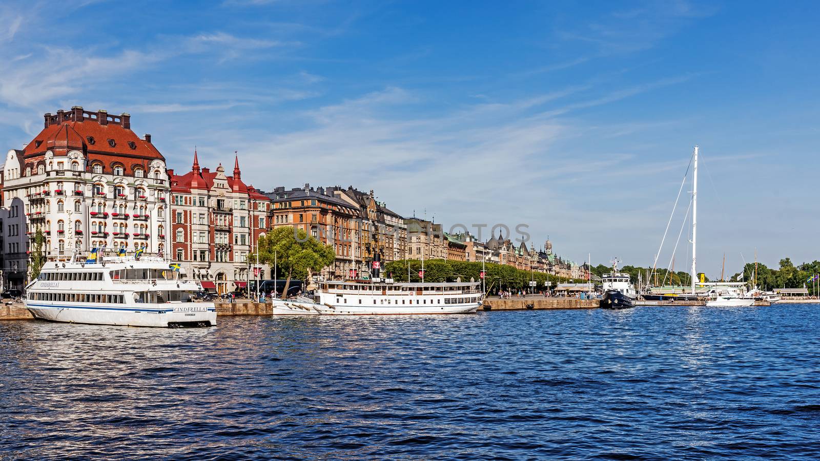Scenes from Strandvagen, a boulevard in Ostermalm district in Stockholm. Completed for the Stockholm World's Fair in 1897, nowadays considered the most prestigious avenue in town.