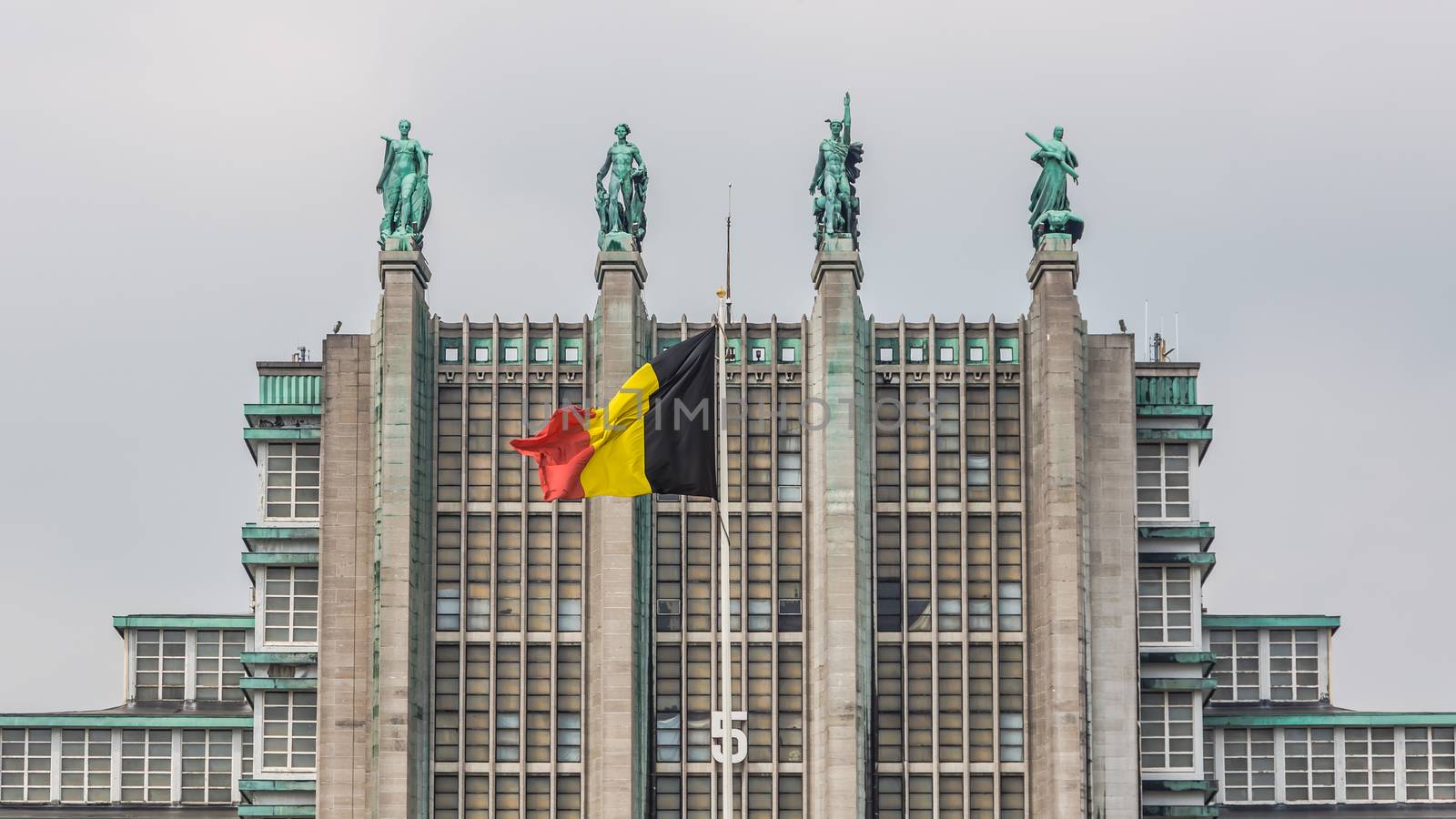 Brussels Exhibition Centre by pawel_szczepanski