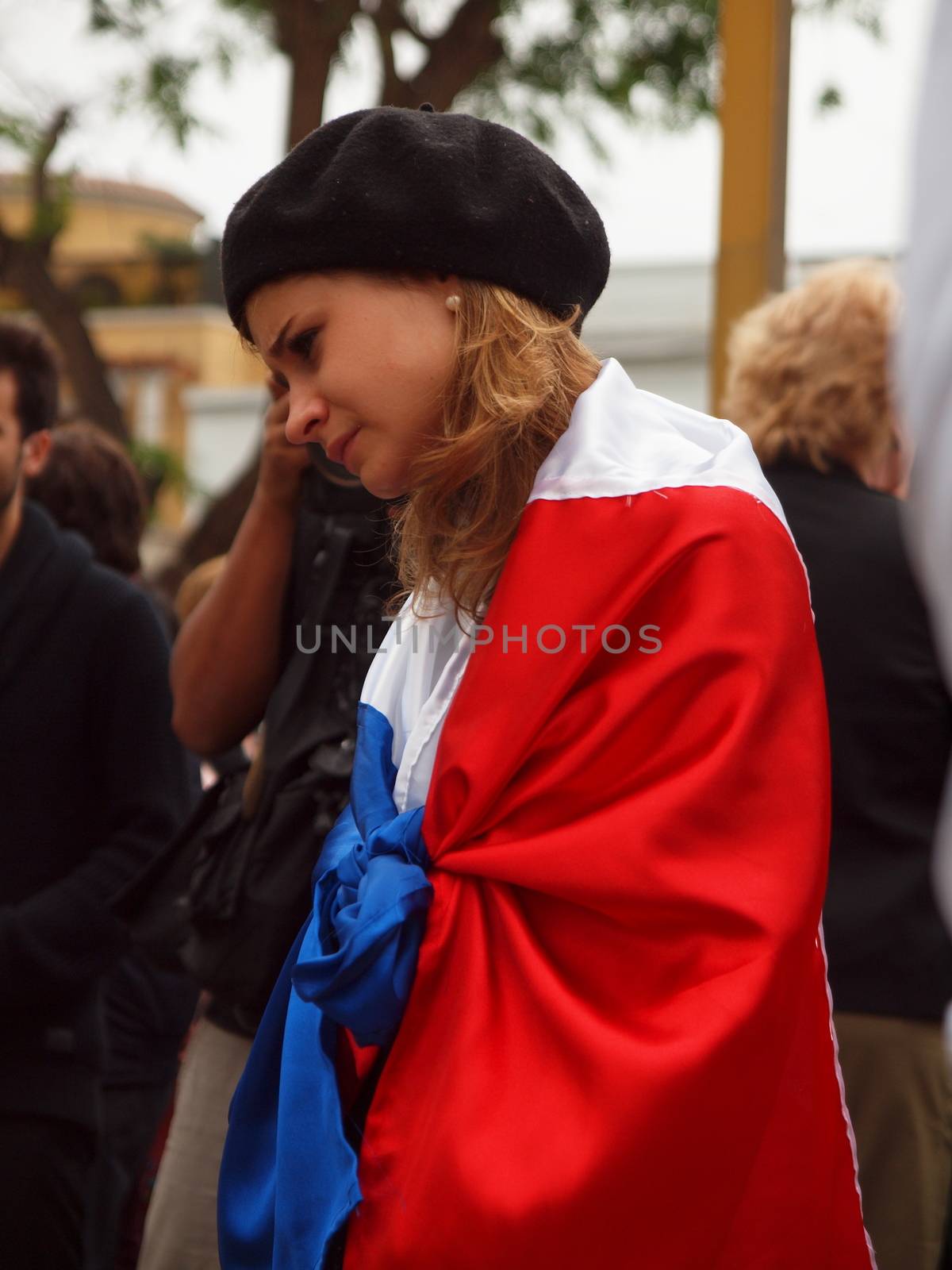 PERU, Lima: French expatriates pay tribute to the victims of Paris attacks, in Lima, Peru, on November 15, 2015.