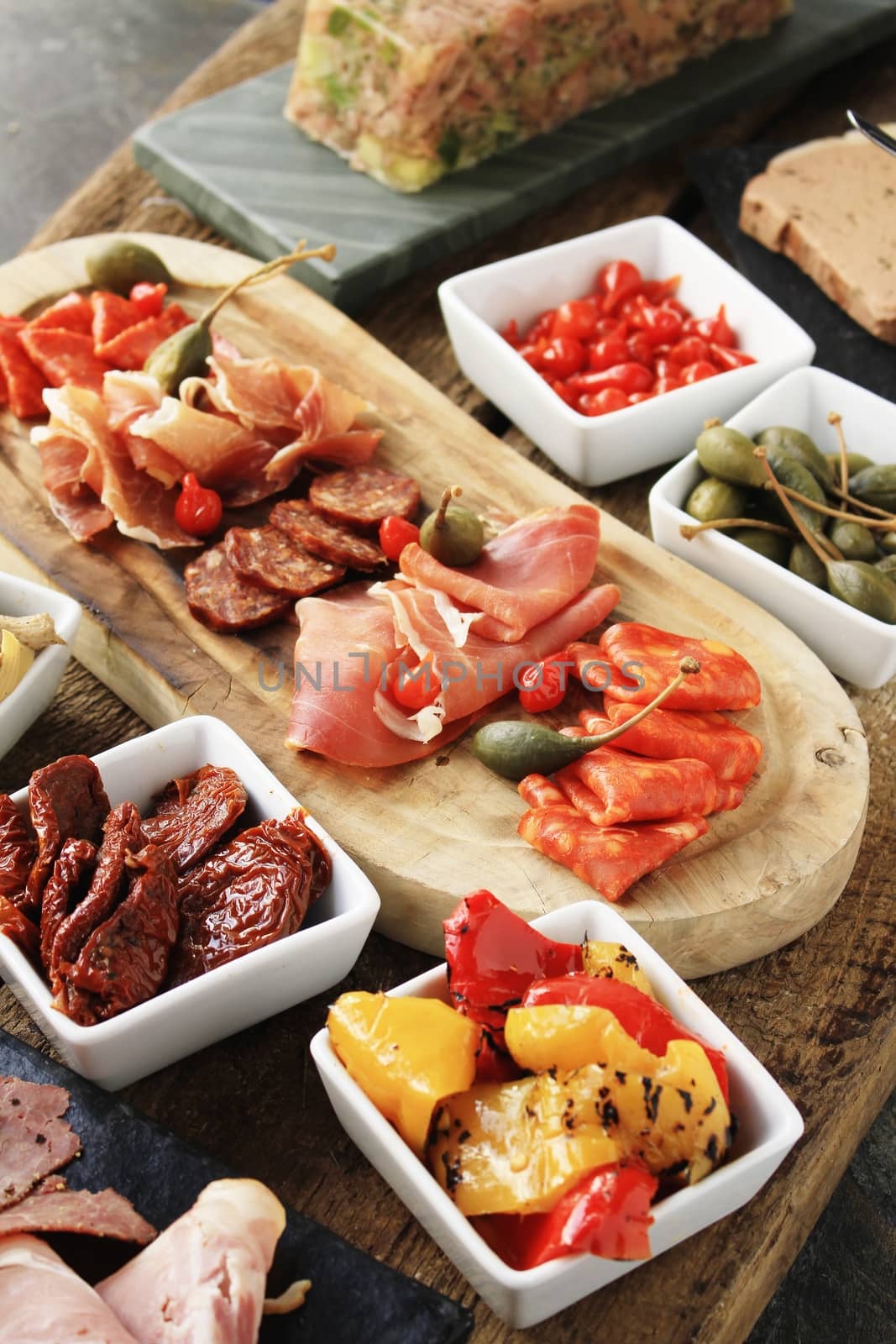 antipasti antipasto antipasta platter