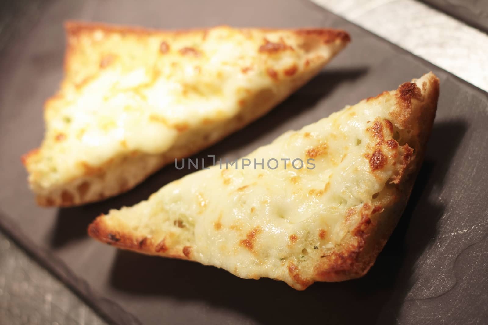 garlic bread and hummus dip appetizer