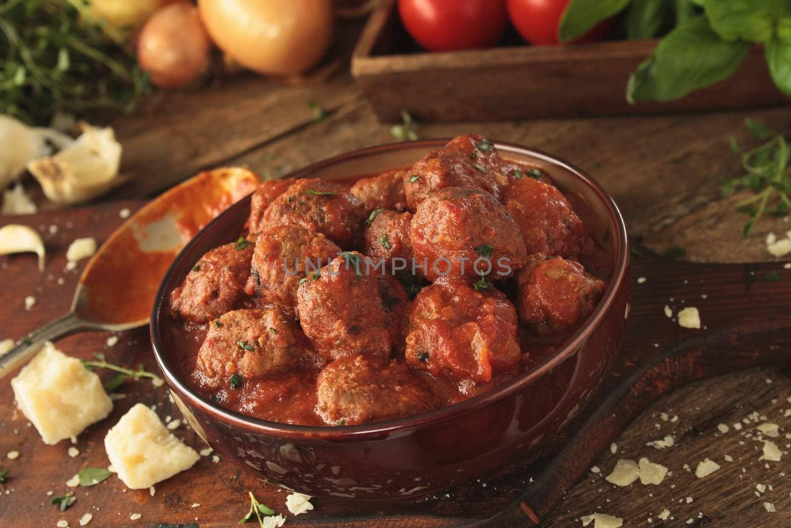 italian meatballs with spaghetti