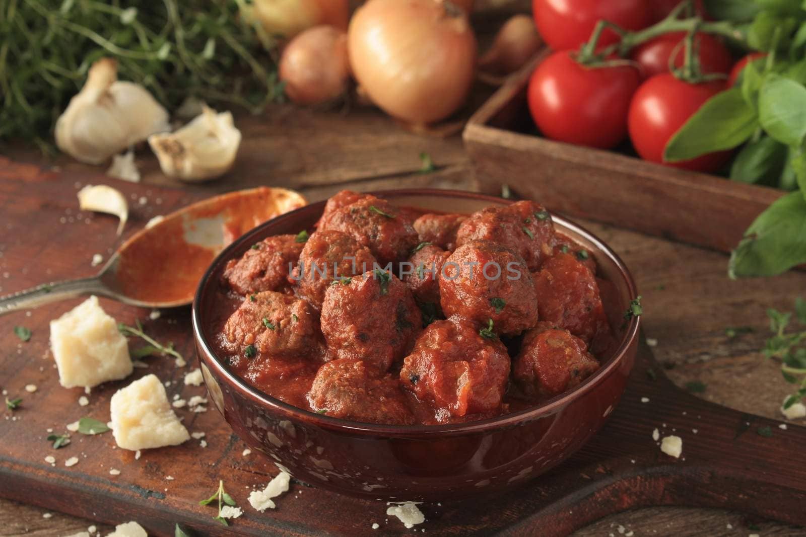 italian meatballs with spaghetti