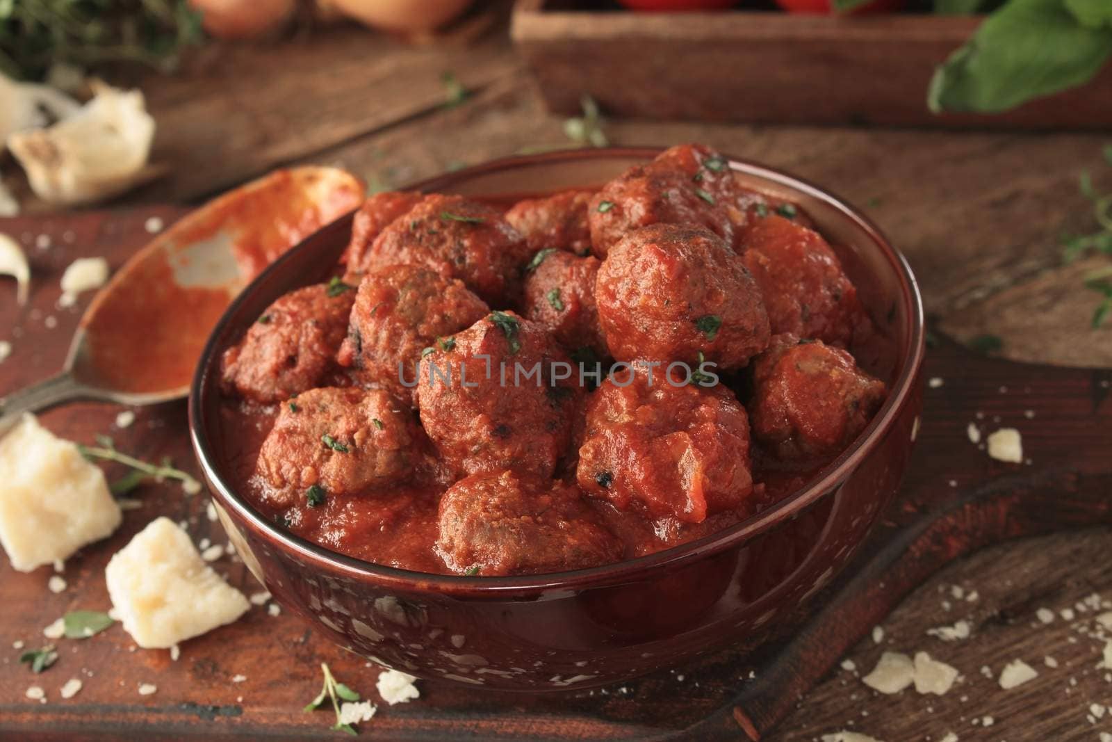 italian meatballs with spaghetti