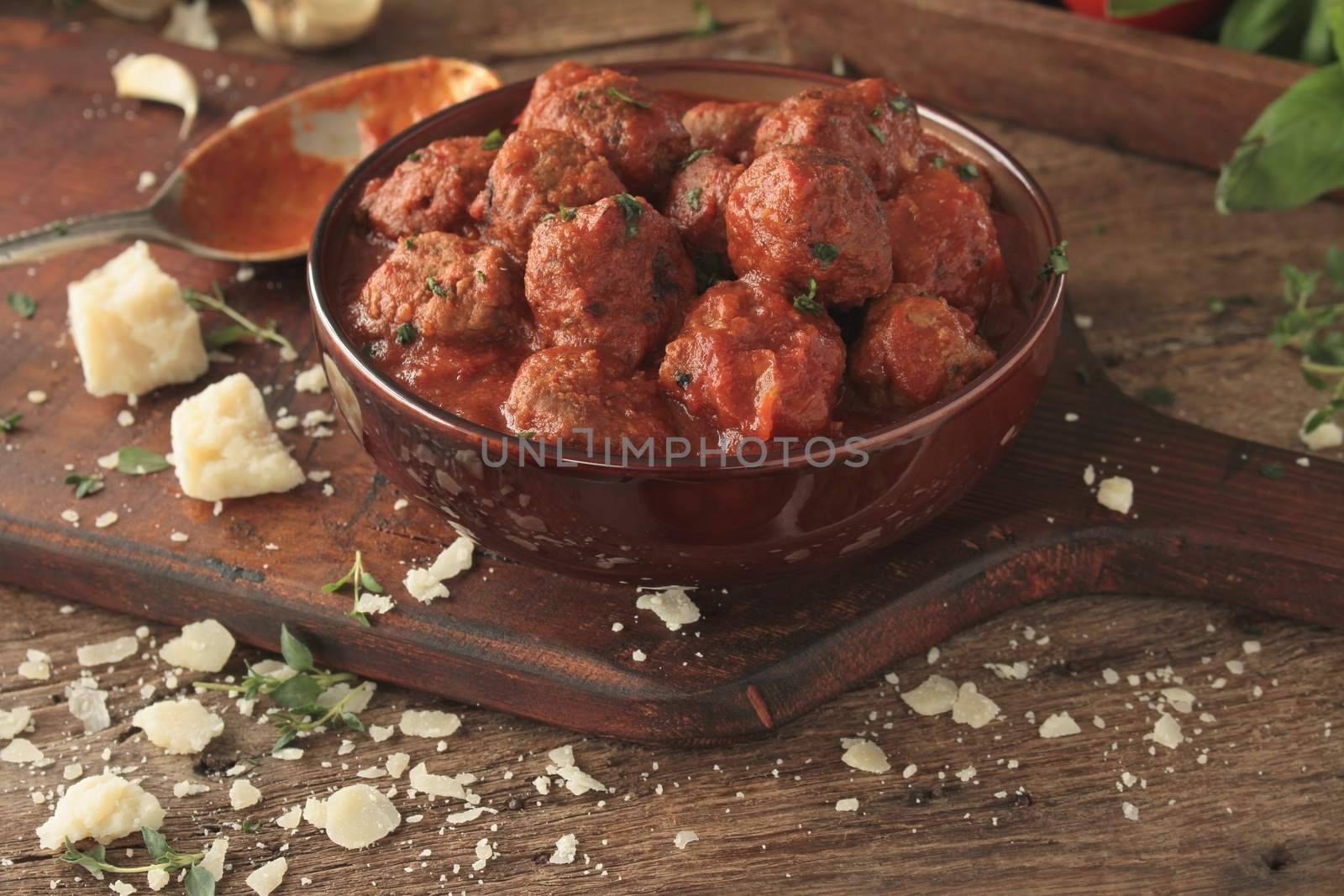 italian meatballs with spaghetti