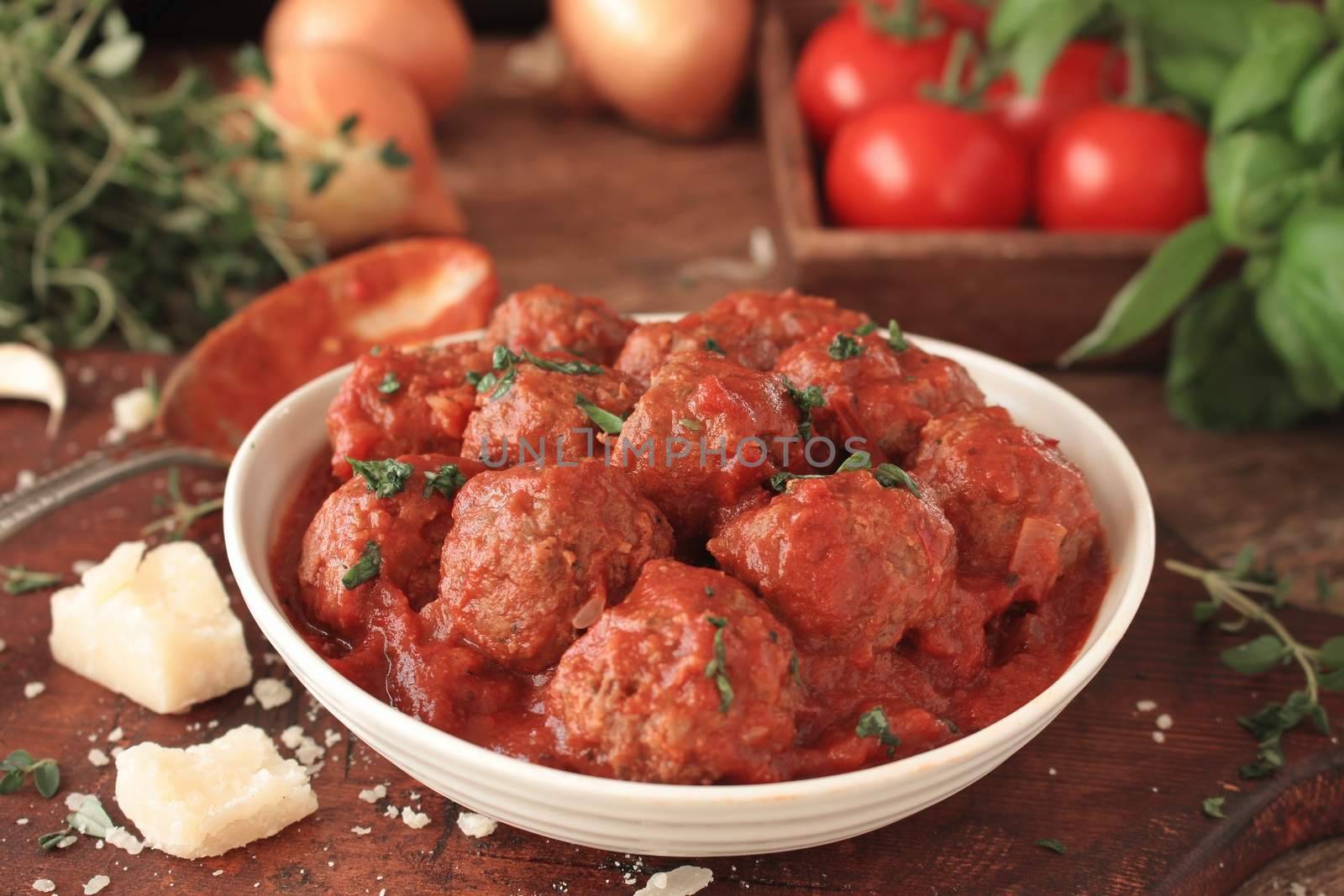 italian meatballs with spaghetti