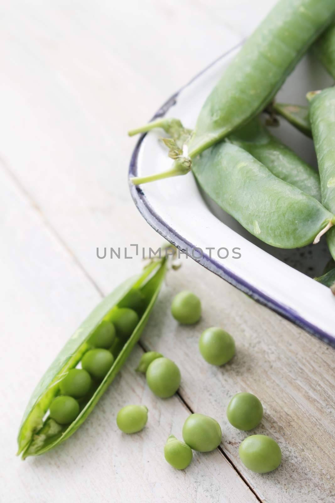 fresh garden peas in pod