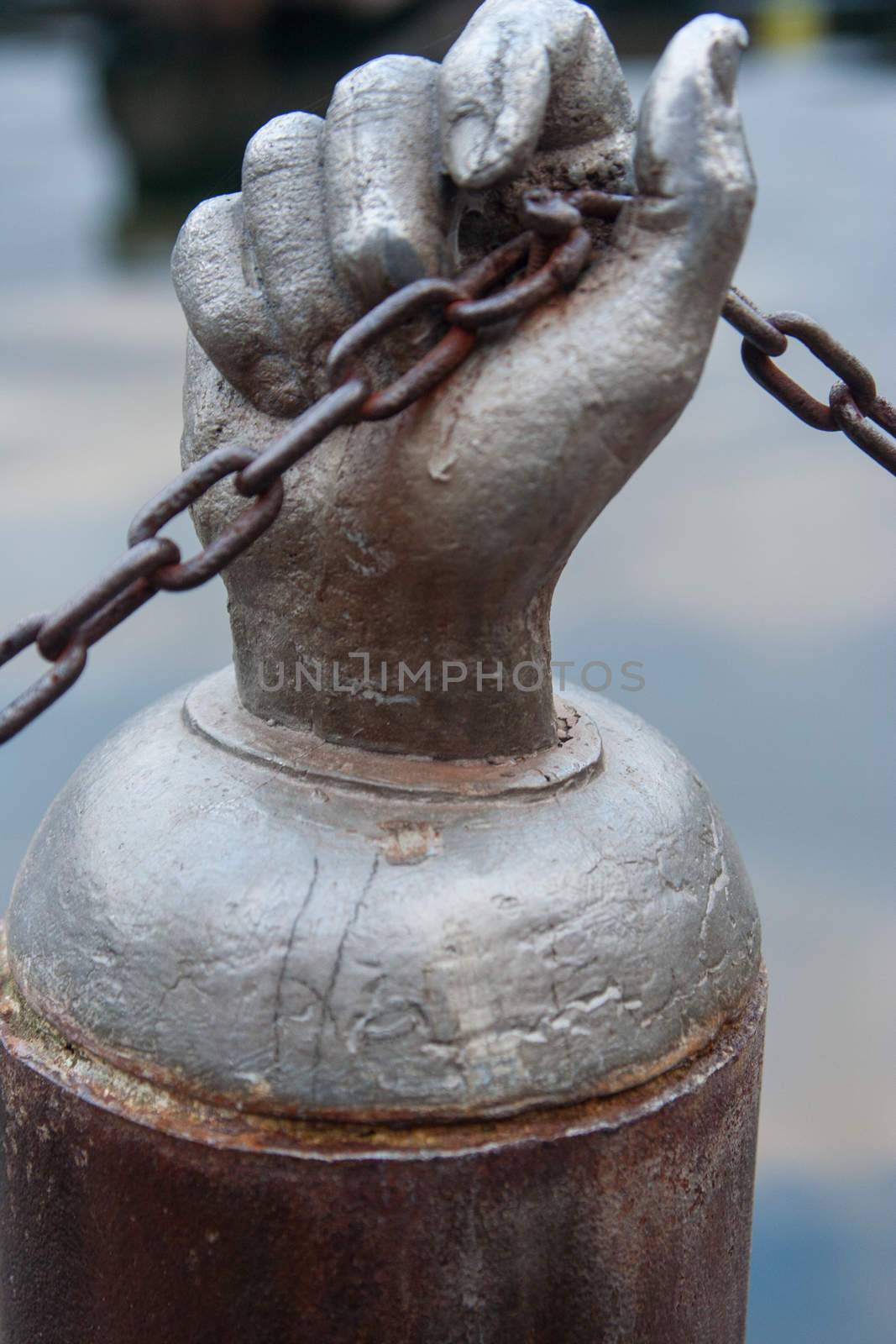 Hand holding a security chain







Hands holding a security chain