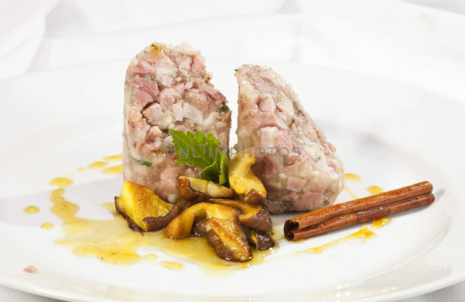 Headcheese with mushrooms and the cinamon