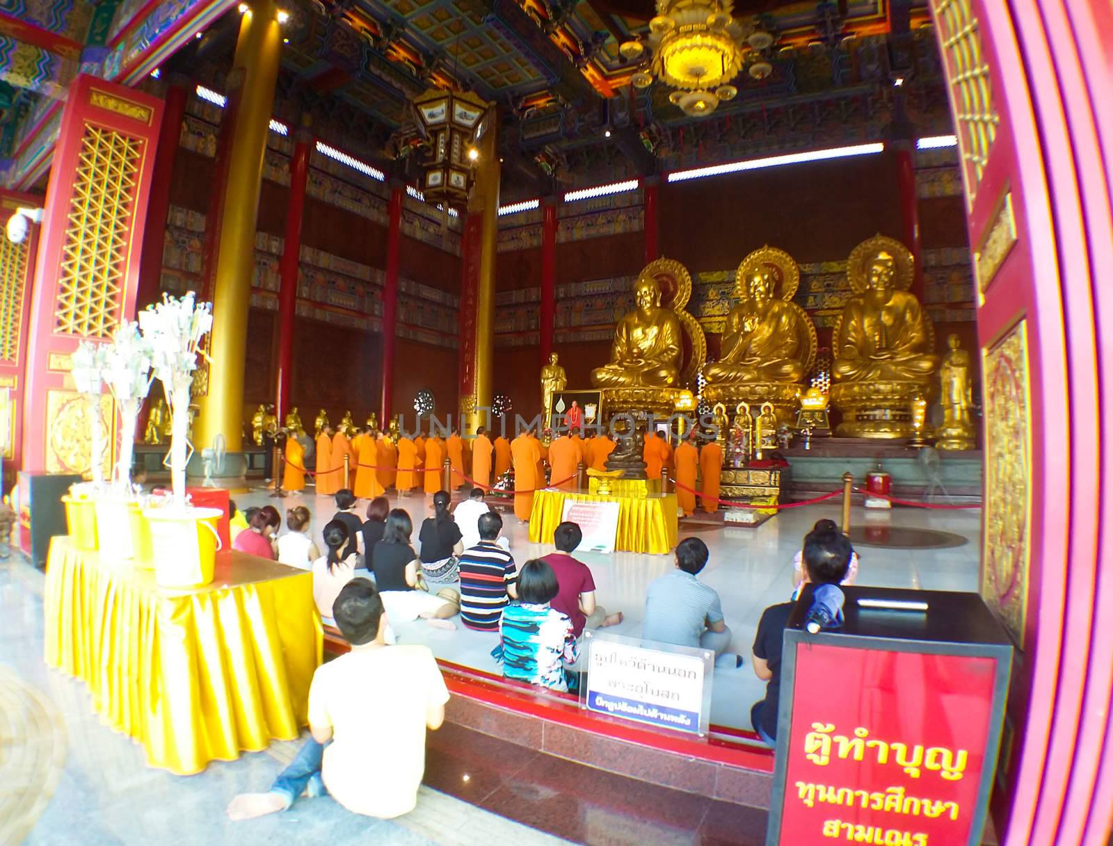 NONTHABURI, THAILAND - OCTOBER 25, 2015: Tourists visiting the temples in the city of Nonthaburi ,Thailand.