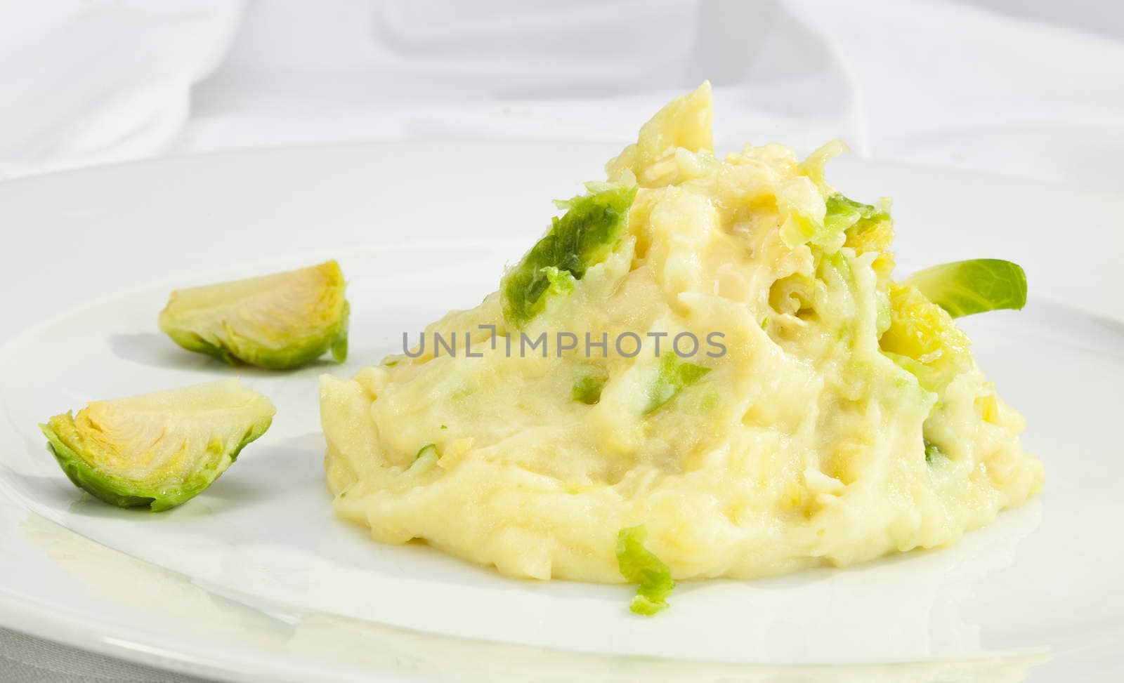 Mashed potatoes with cabbage by hanusst