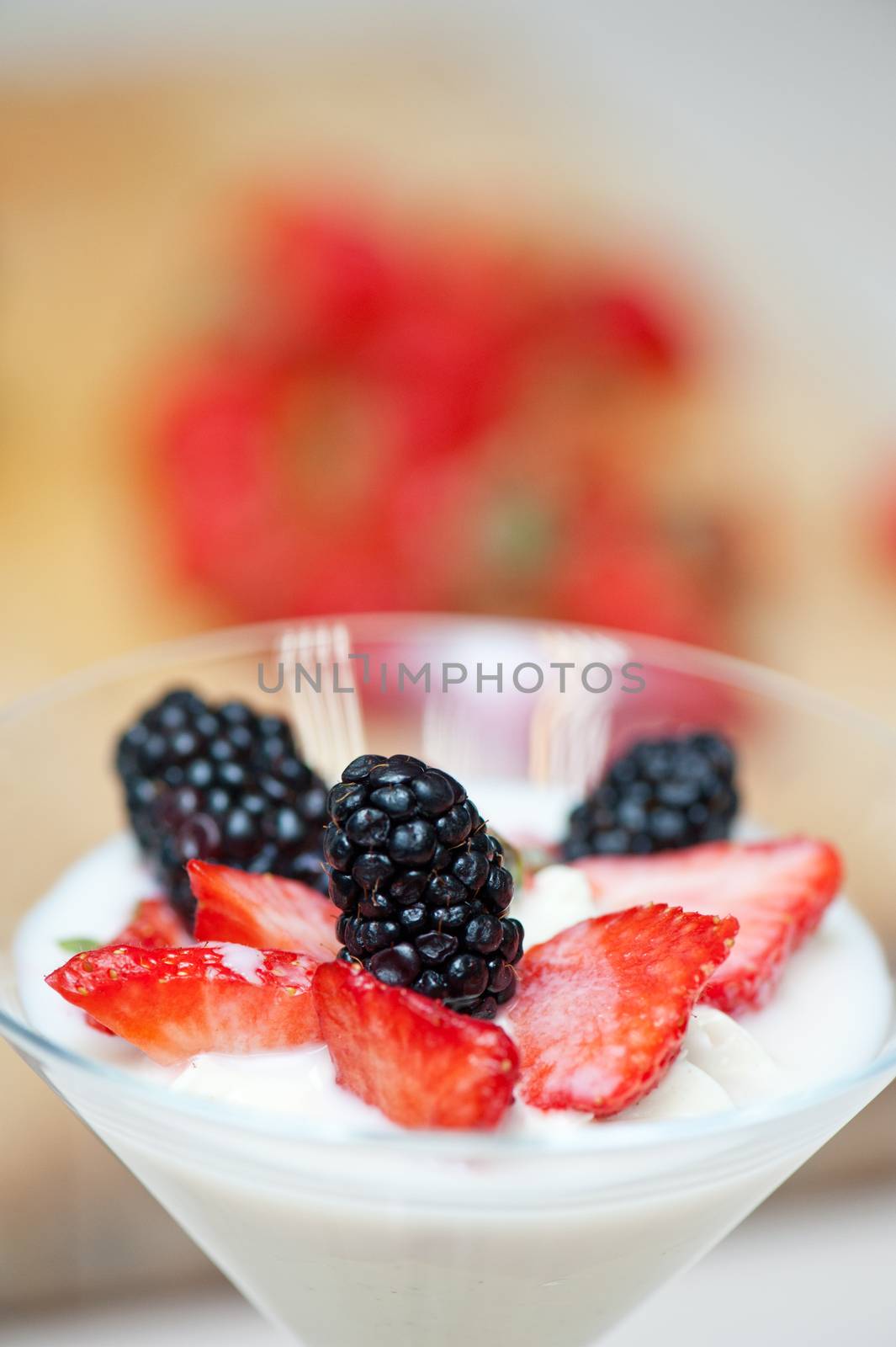 souffle from yogurt with strawberry and blackberry
