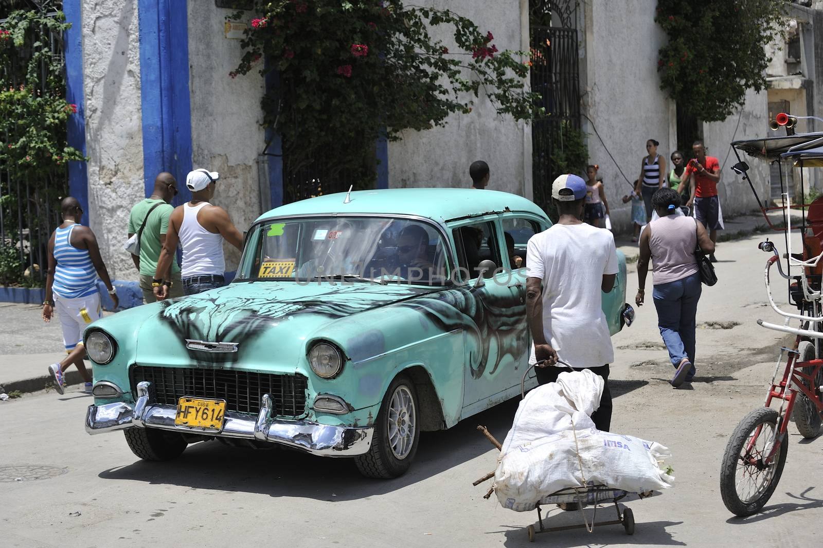 Cars of Cuba by kertis