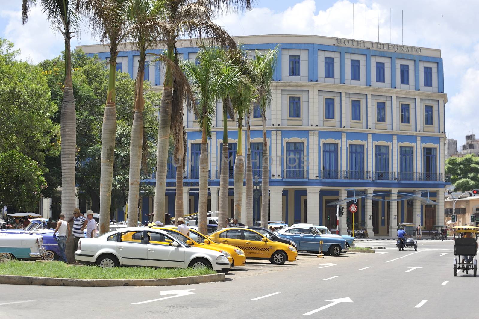 The parking at Paseo del Marti. (Prado)







Havana, Cuba, August 2013.