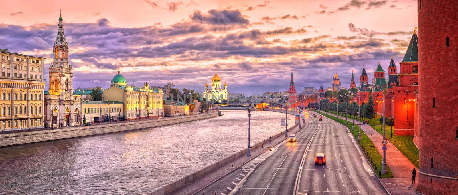 Panoramic view of Moscow Kremlin walls, Christ the Saviour Cathedral and Moskva River at evening light, Moscow, Russia