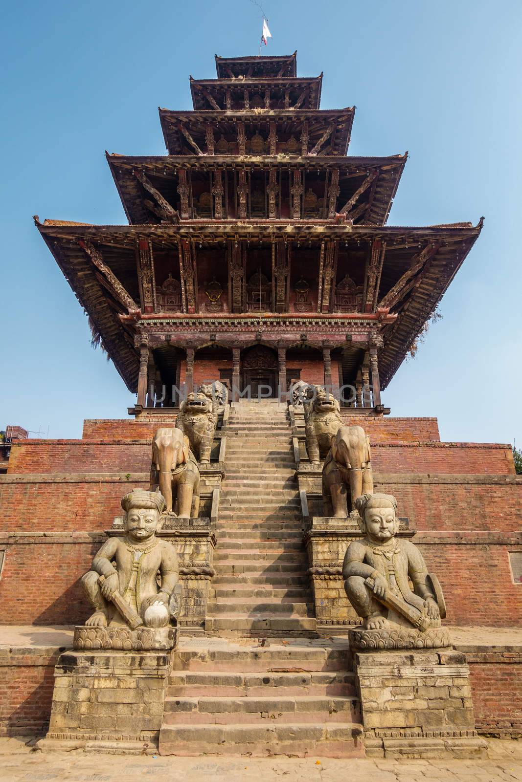 Nyatapola temple in Bhaktapur by dutourdumonde