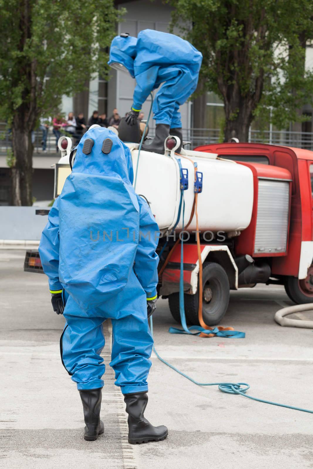Simulation of a chemical spill after road accident