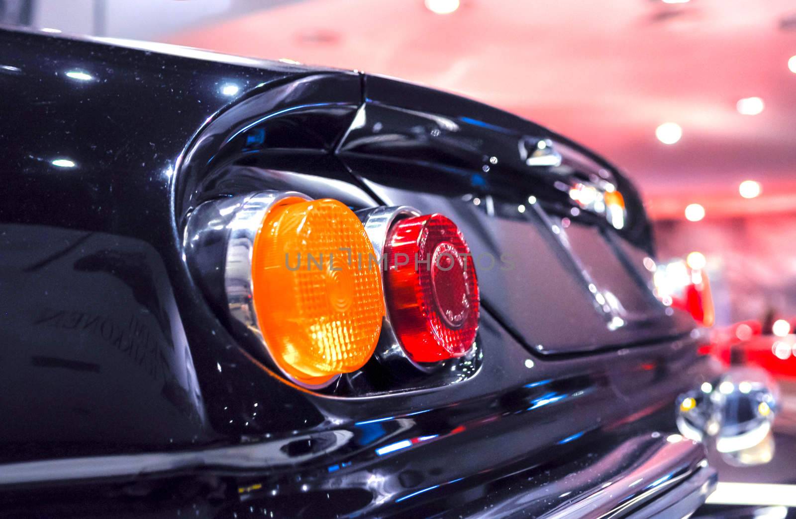 the black Oldtimer round taillights close up