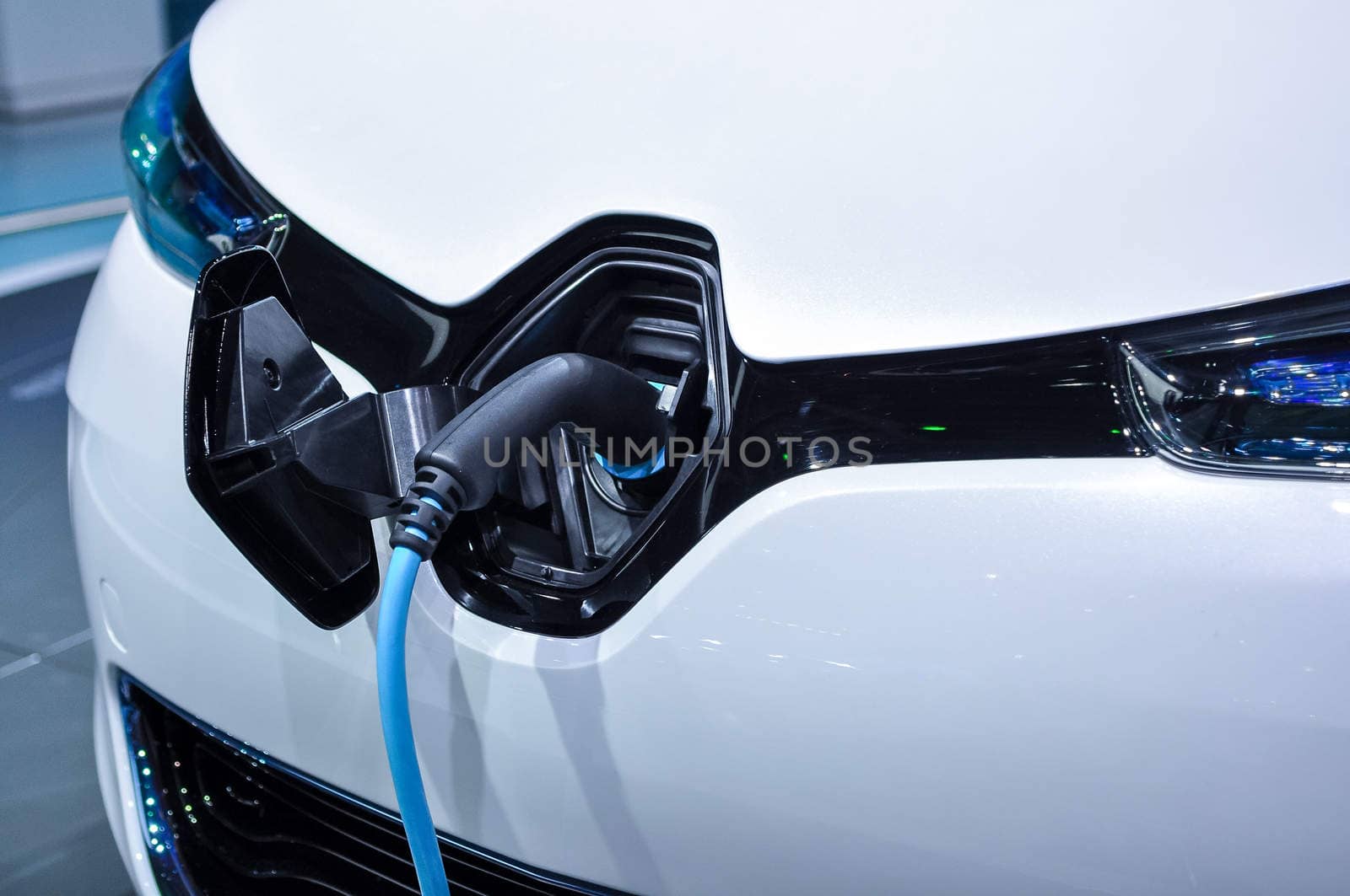 electric vehicle charging by vlaru
