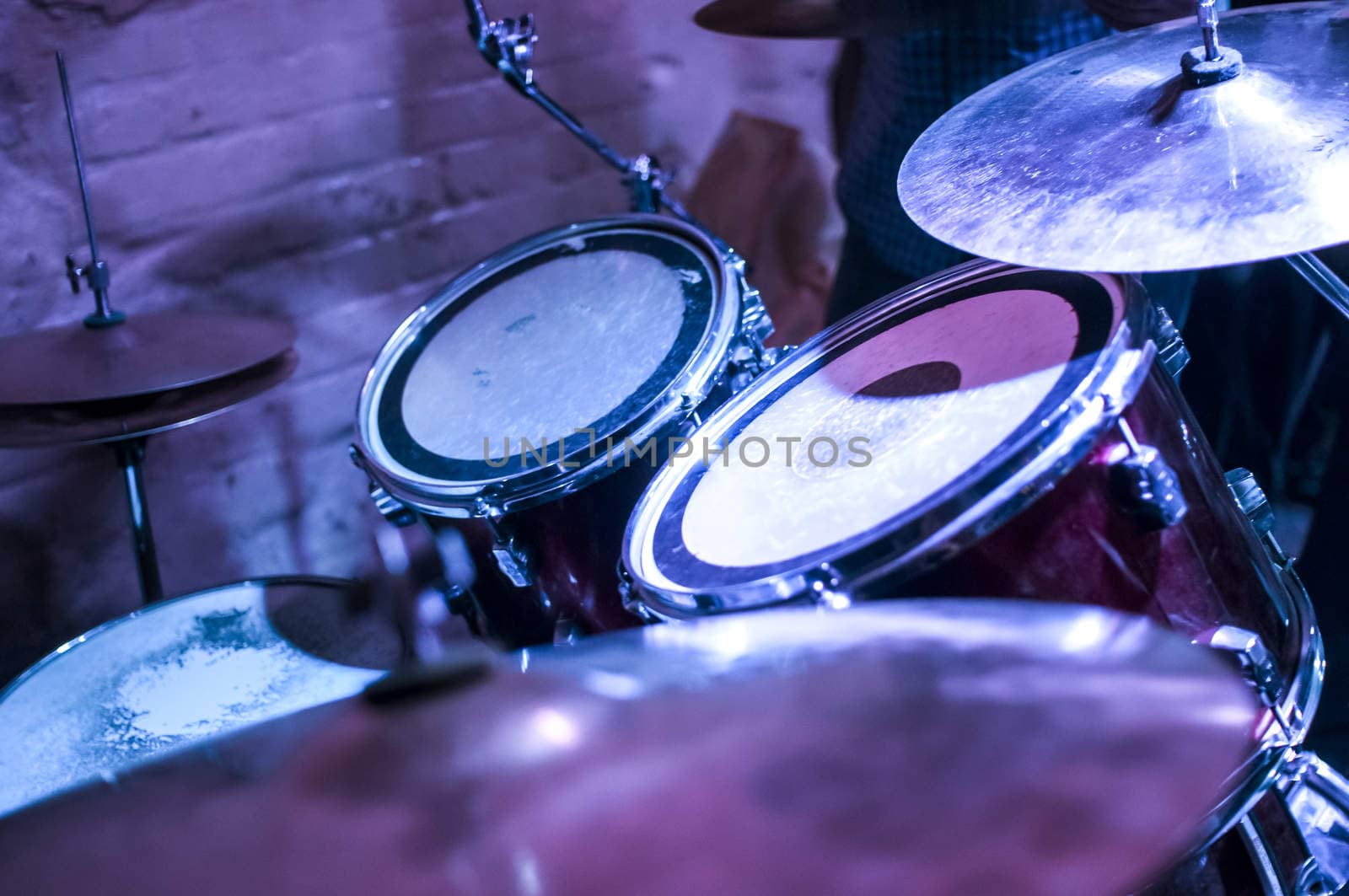 drum set closeup by vlaru