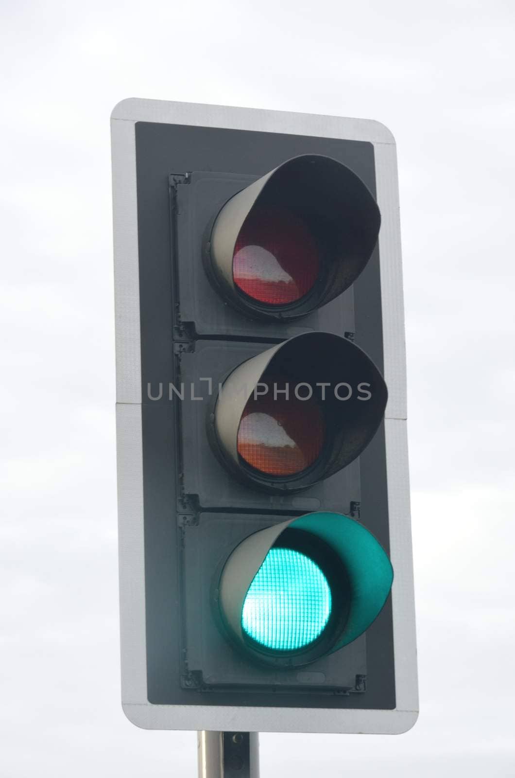 Traffic Light at Green by pauws99