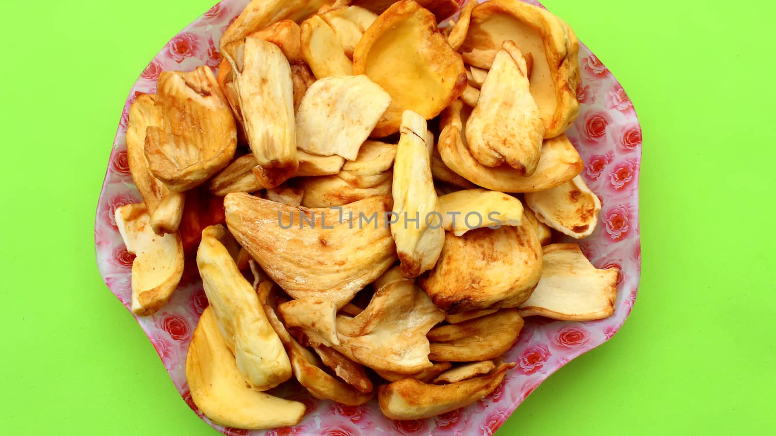 Dry Jackfruit on pink plate
