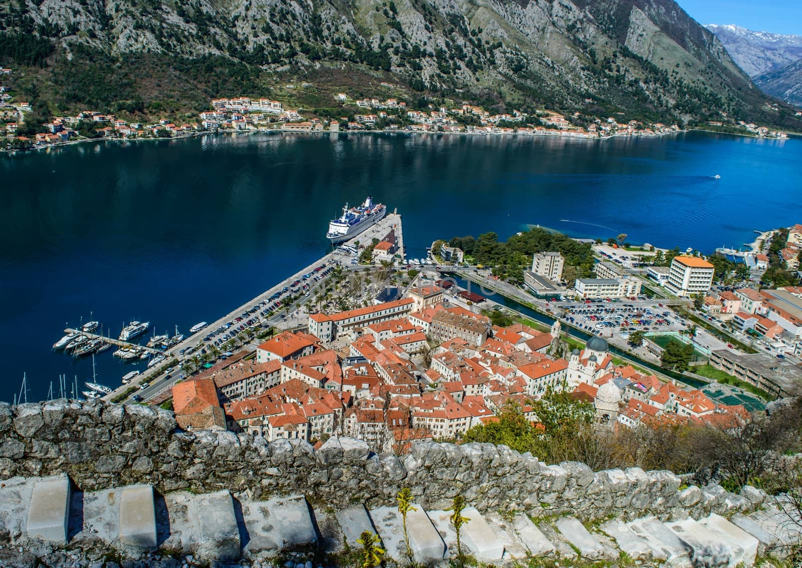 The old town of Kotor  by radzonimo