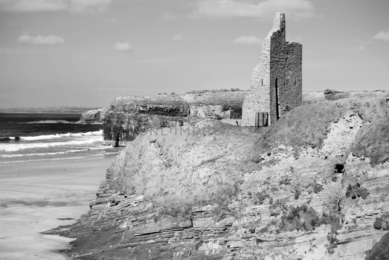 black and white ballybunion castle ruins by morrbyte