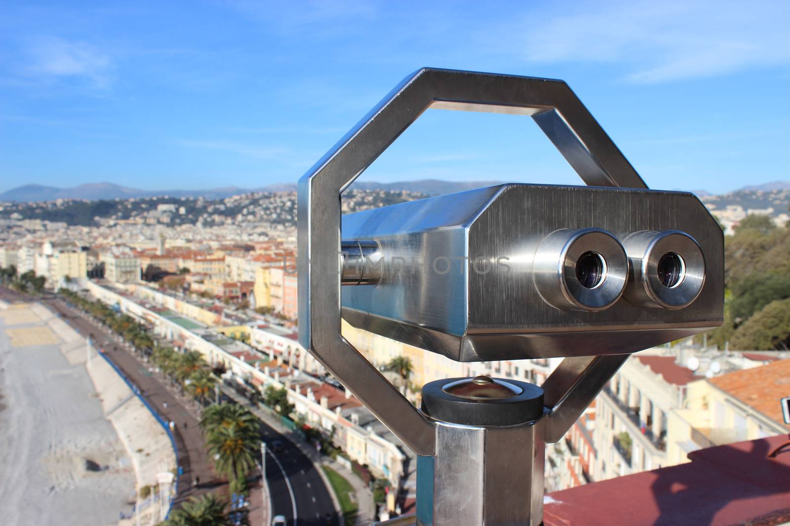 Watch the Mediterranean Sea and the city of Nice with a telescope