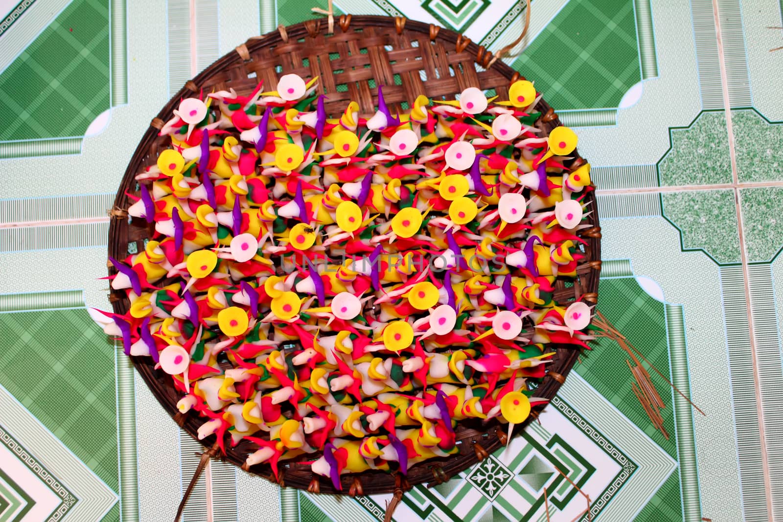 Tohe, the traditional toys in Vietnam made by colored rice powder