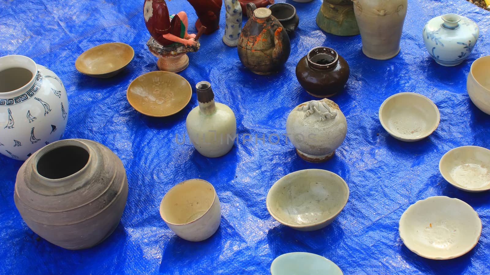 Ancient pottery by dinhngochung