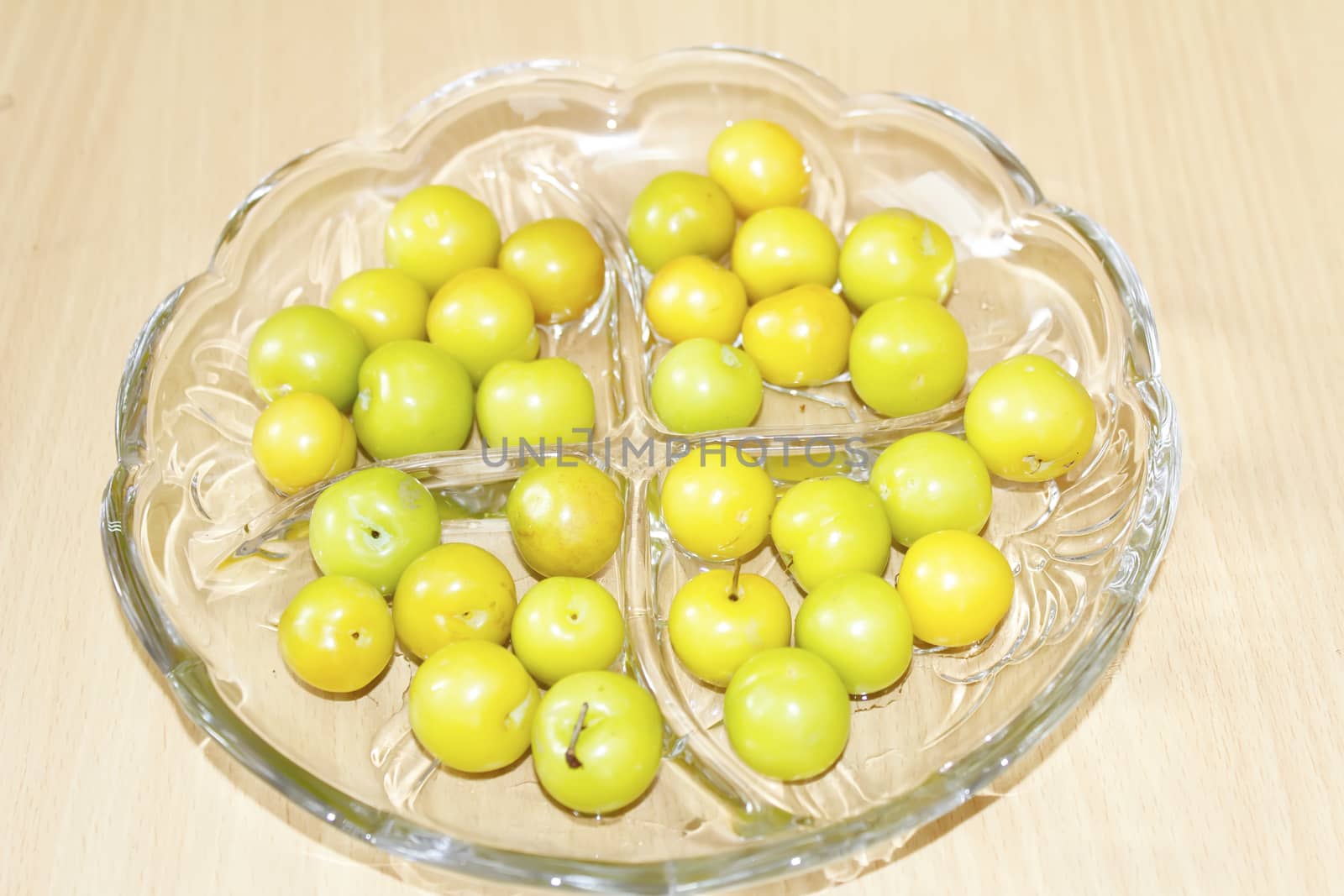 apple on a plate