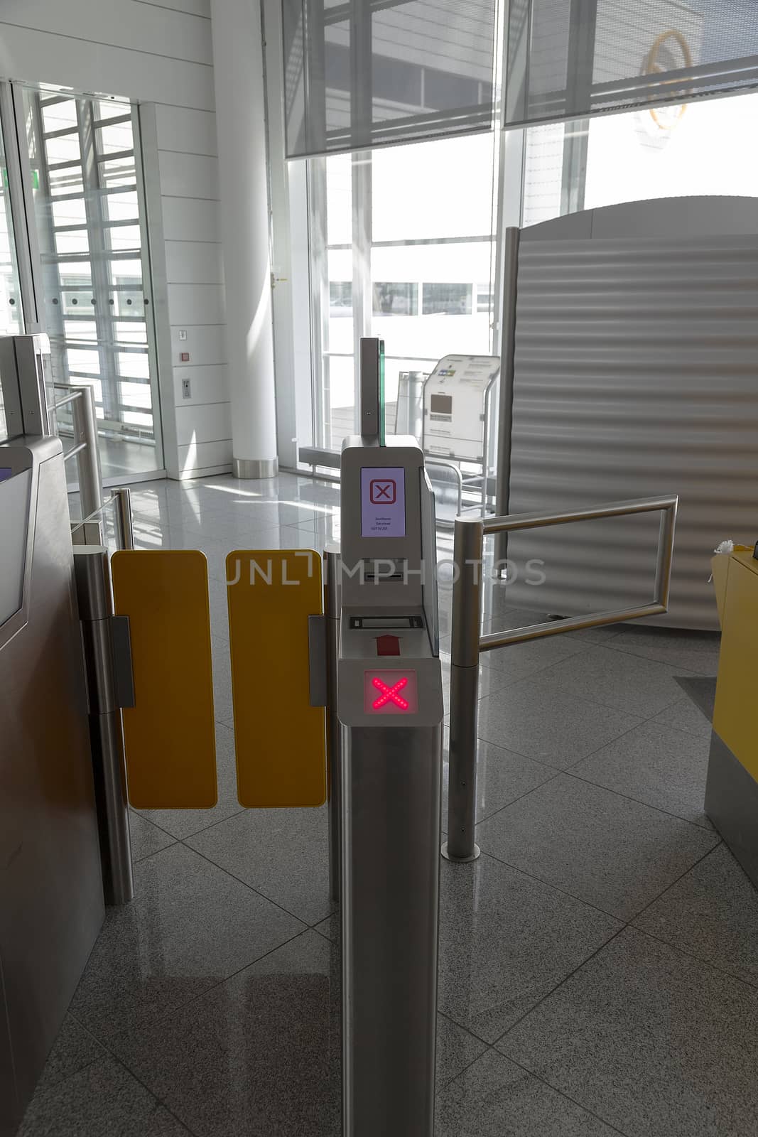 Automatic boarding control system by lasseman