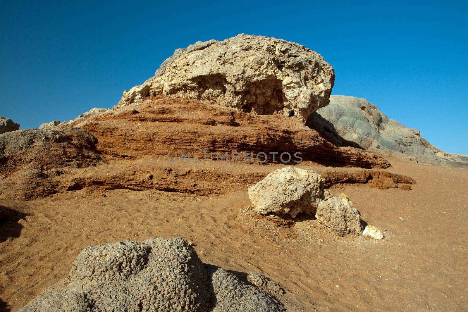 Crystal mountain near Farafra oasis by jnerad