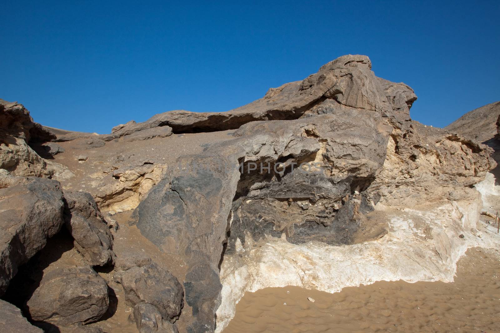 Crystal mountain near Farafra oasis by jnerad