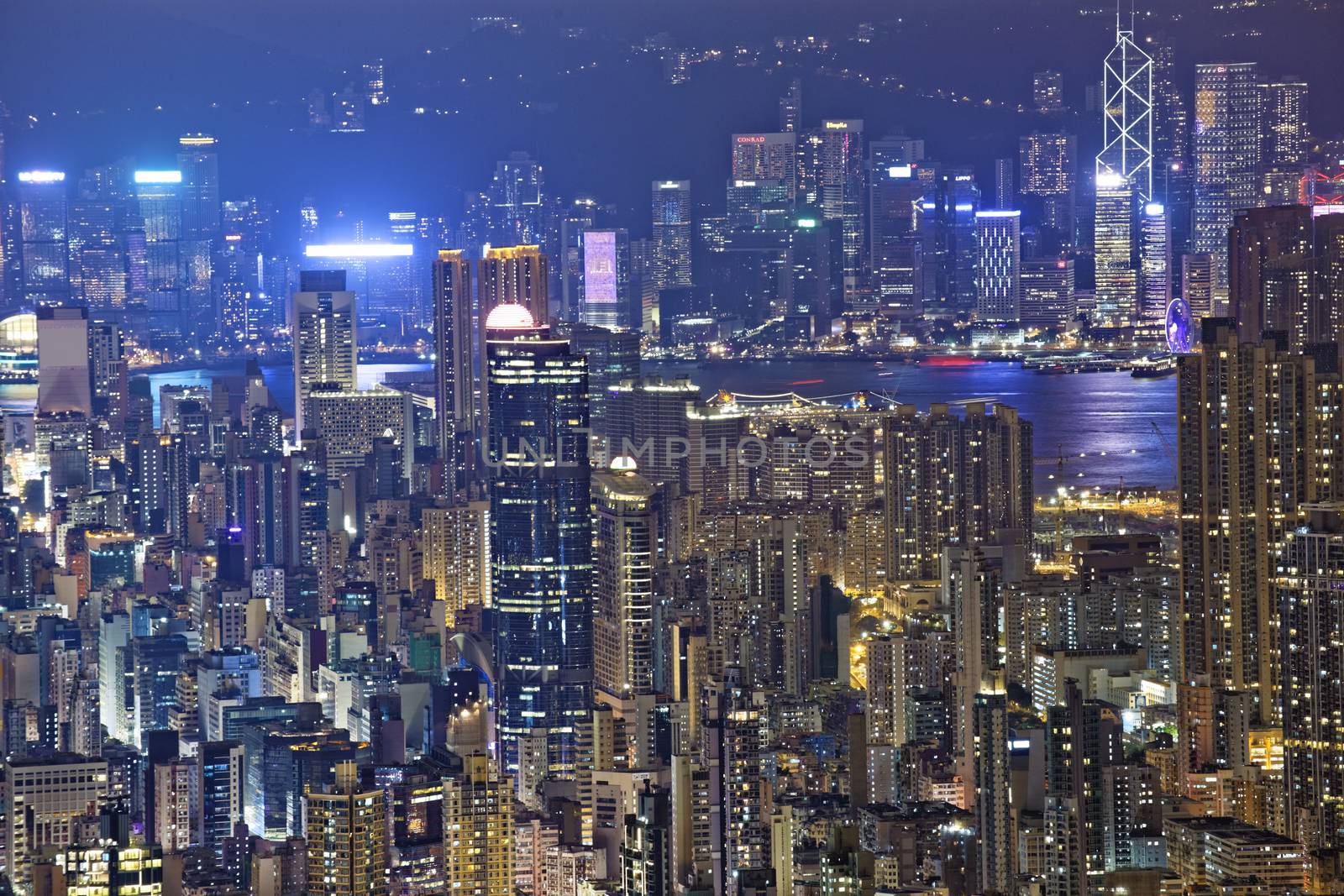 Hong Kong  by cozyta